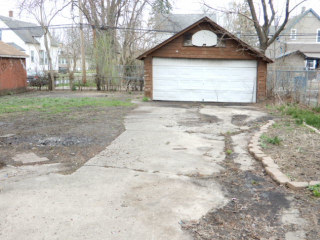 195 W 15th Street Property Photo 5