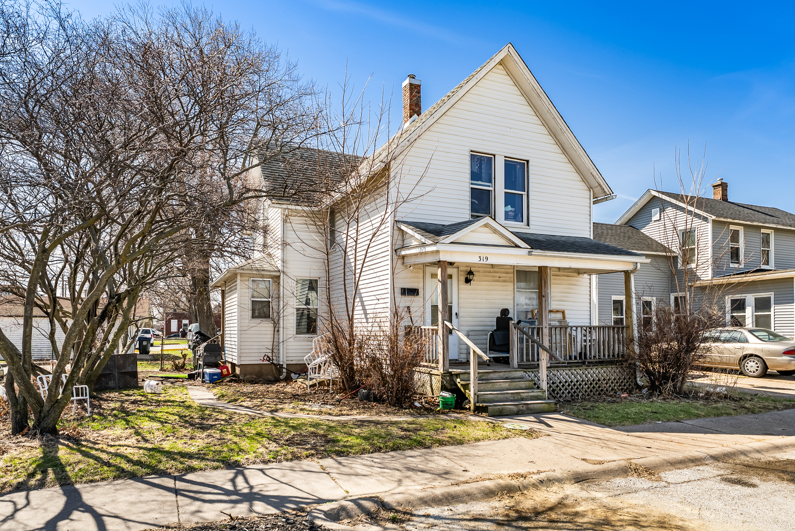 323 W 16th Street Property Photo 5