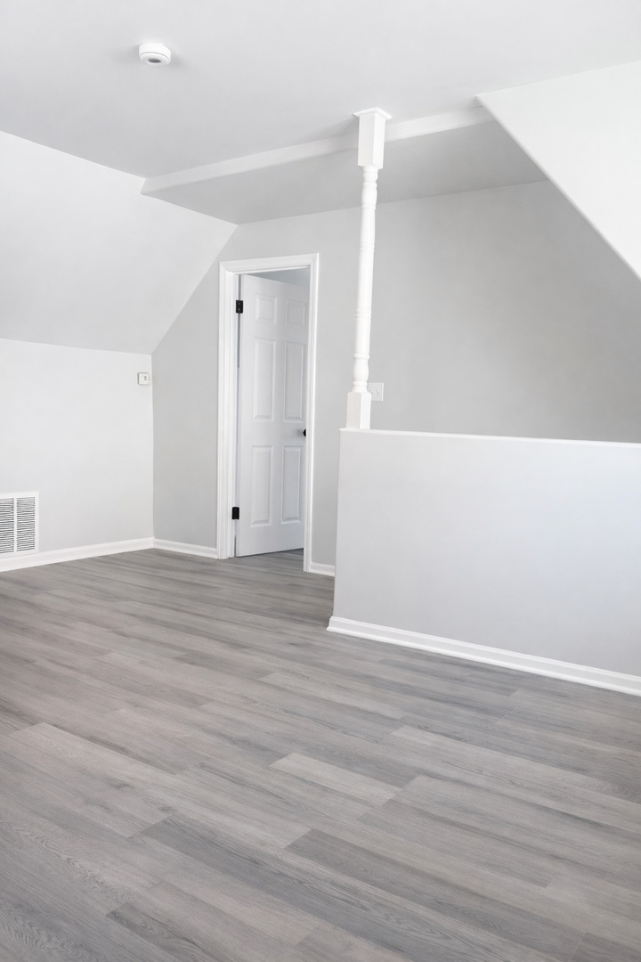 1249 S Kolin Avenue 2 Property Photo 4