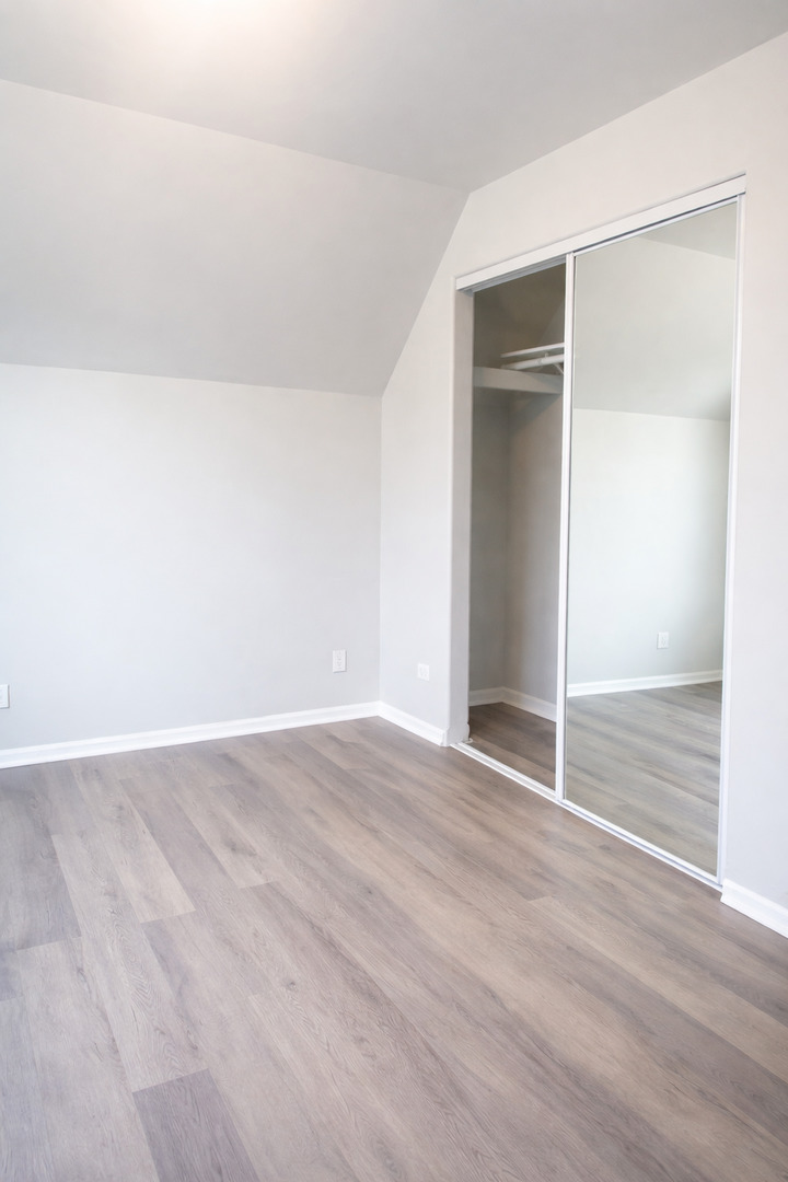 1249 S Kolin Avenue 2 Property Photo 7