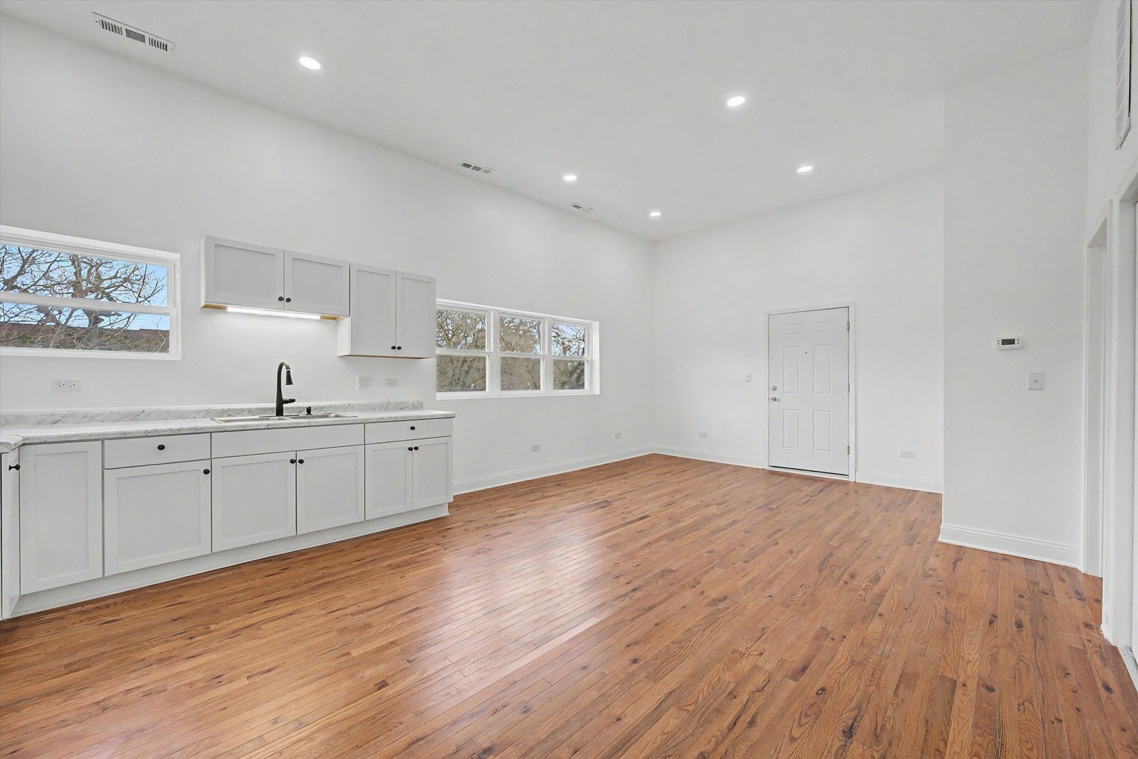 7600 S Marquette Avenue 1 Property Photo 2