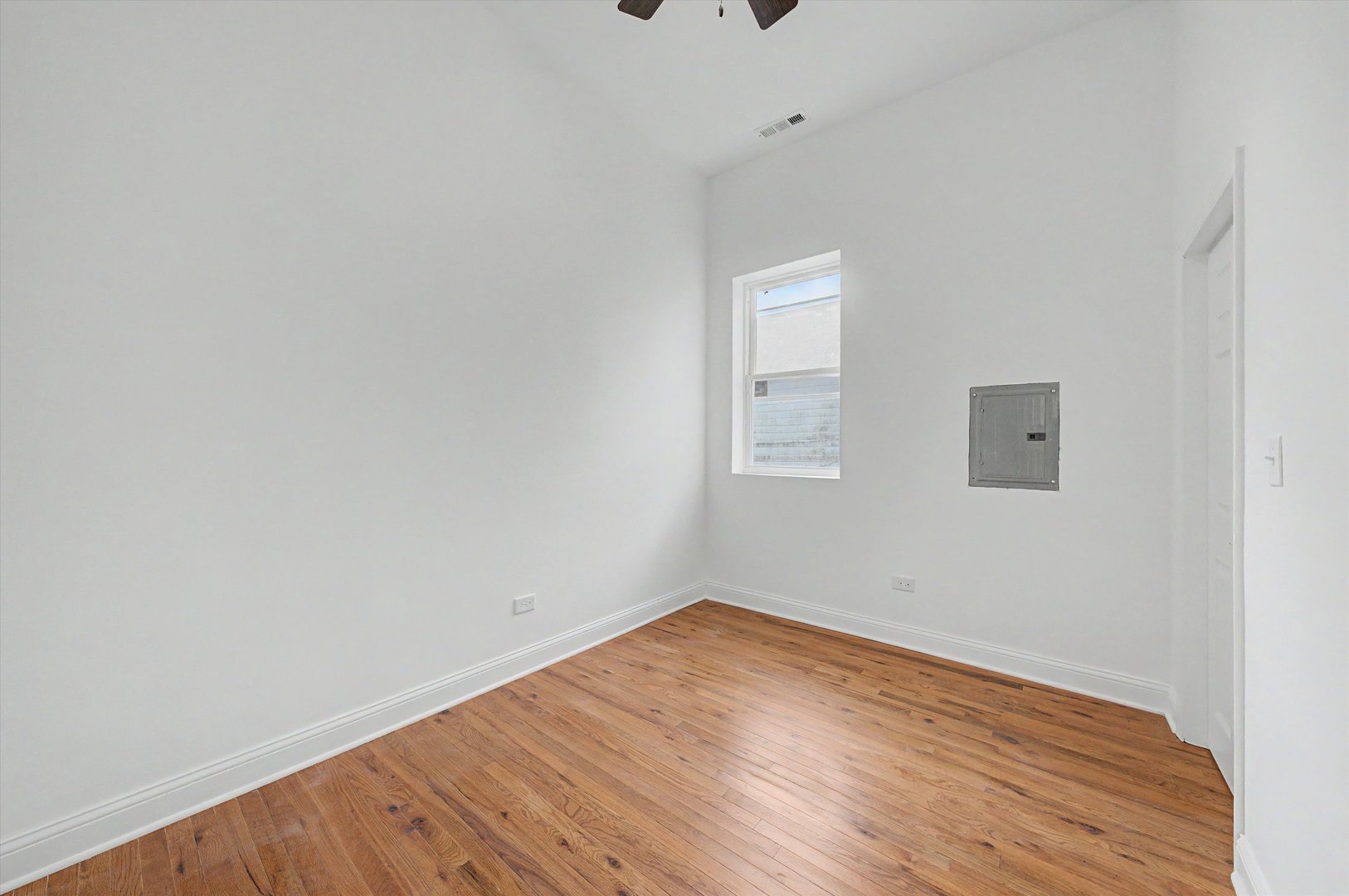 7600 S Marquette Avenue 1 Property Photo 5