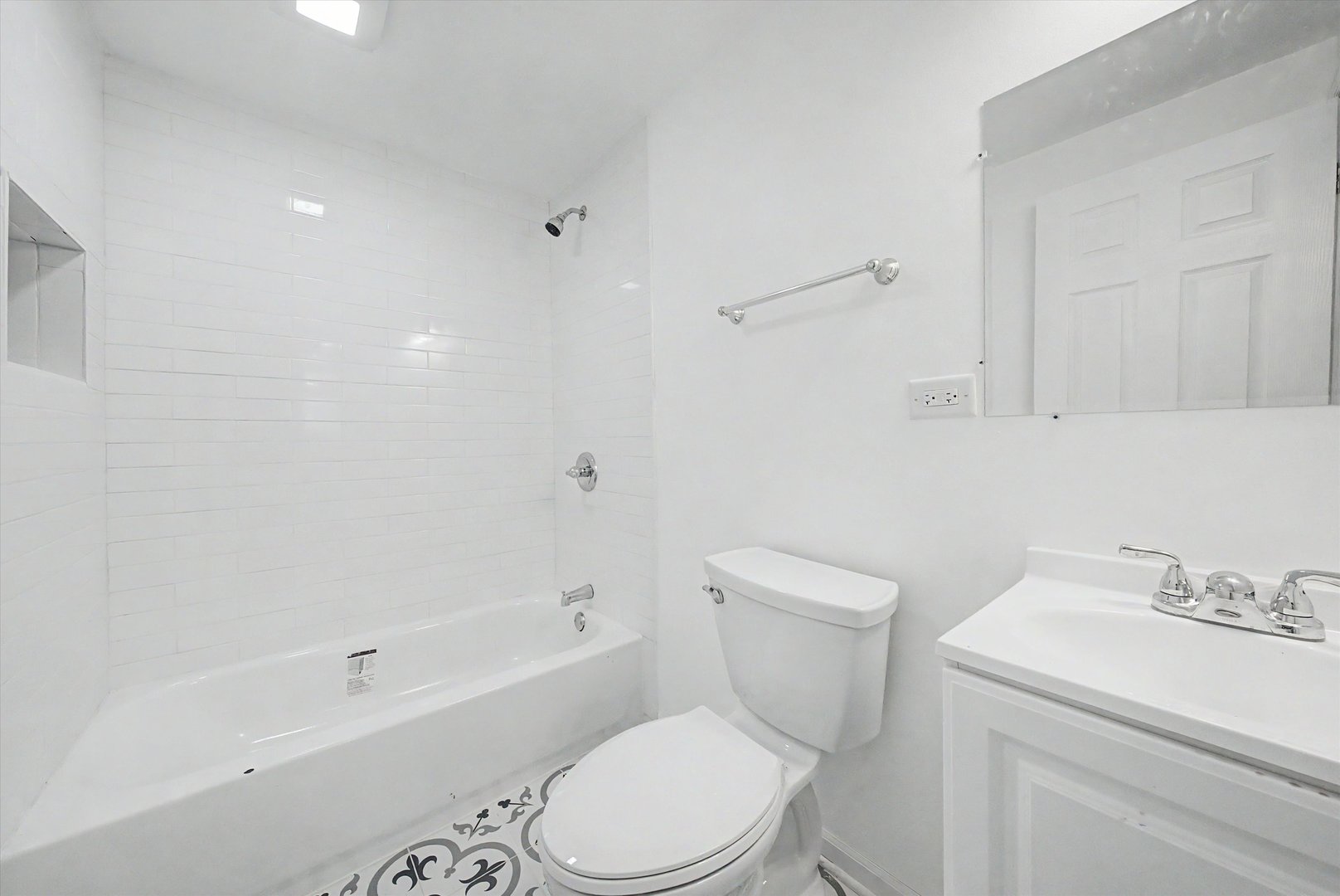 7600 S Marquette Avenue 1 Property Photo 8
