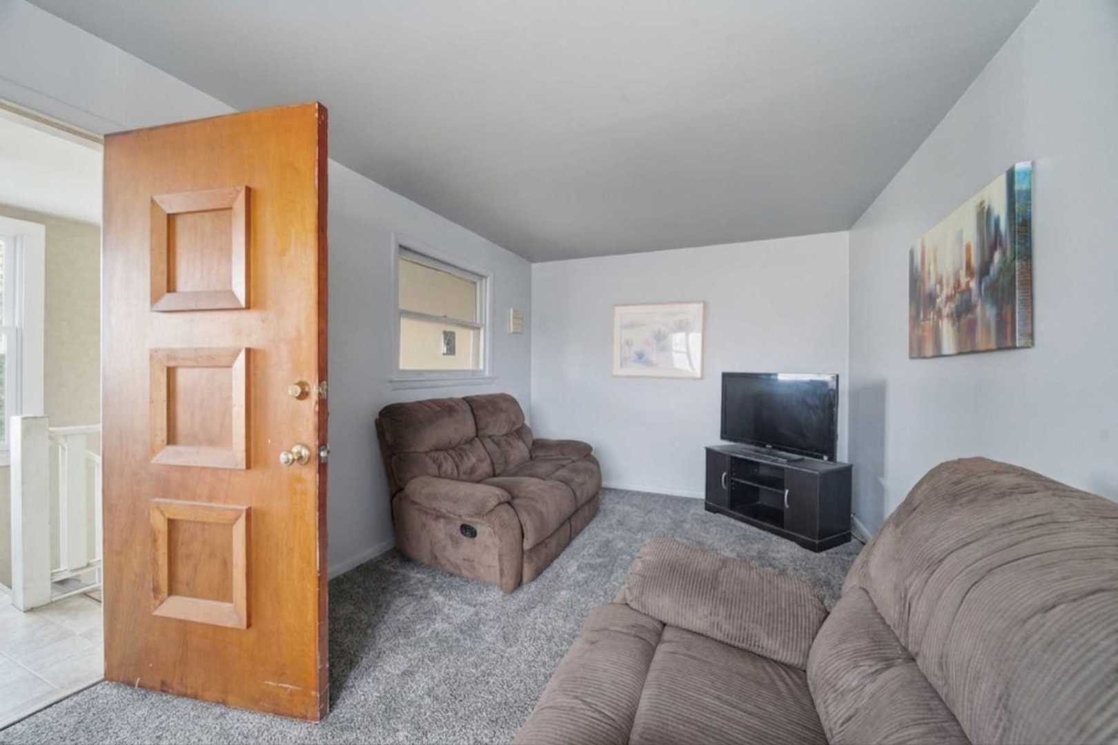 12815 Clinton Street Property Photo 2