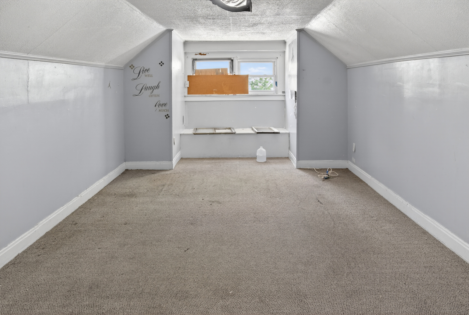 8106 S Burnham Avenue Property Photo 6