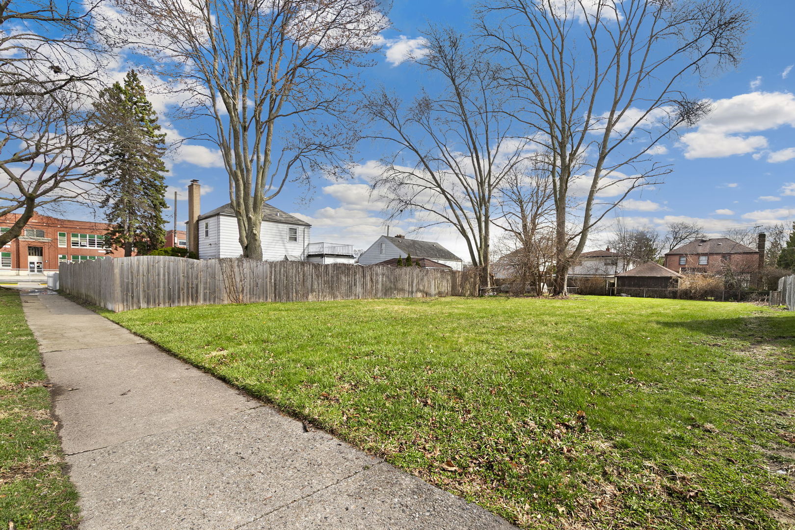 909 Highland Avenue Property Photo 2