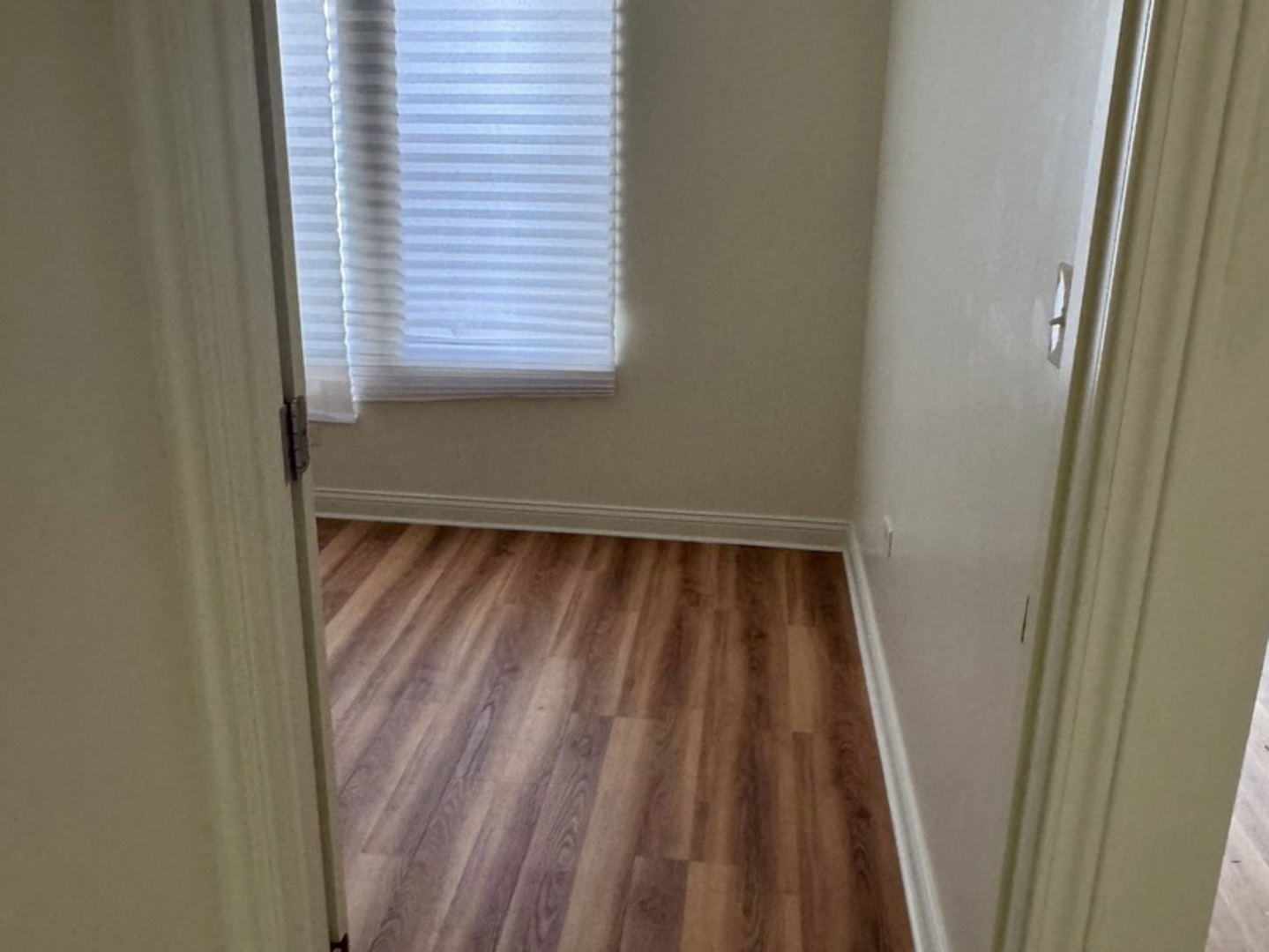 6728 S Langley Avenue Property Photo 3