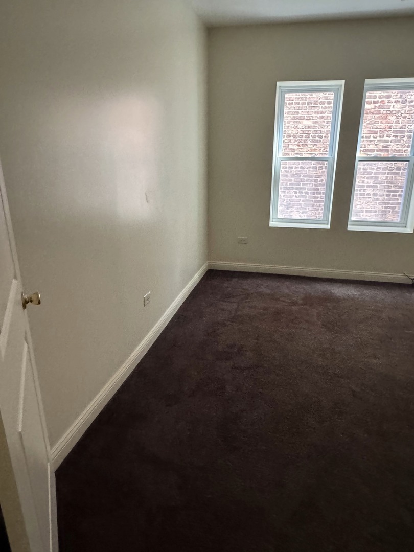 6728 S Langley Avenue Property Photo 5