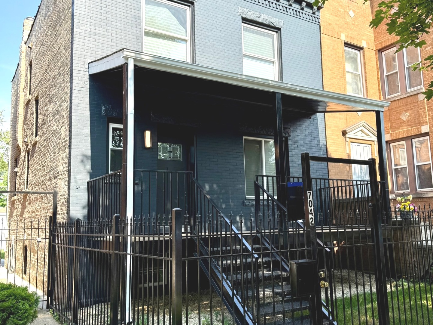 7042 S Eberhart Avenue Property Photo 2