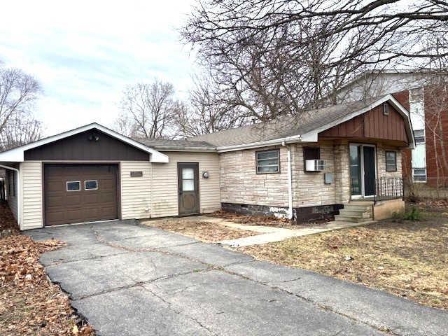722 W South Street Property Photo 1
