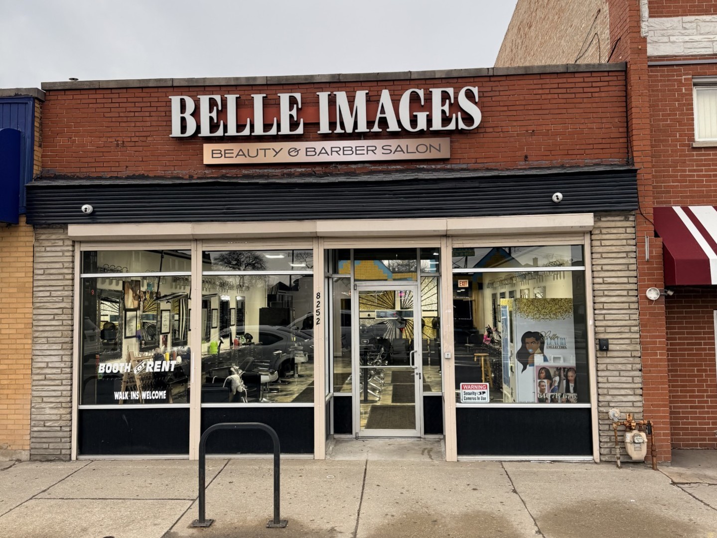8252 S ASHLAND Avenue Property Photo 1