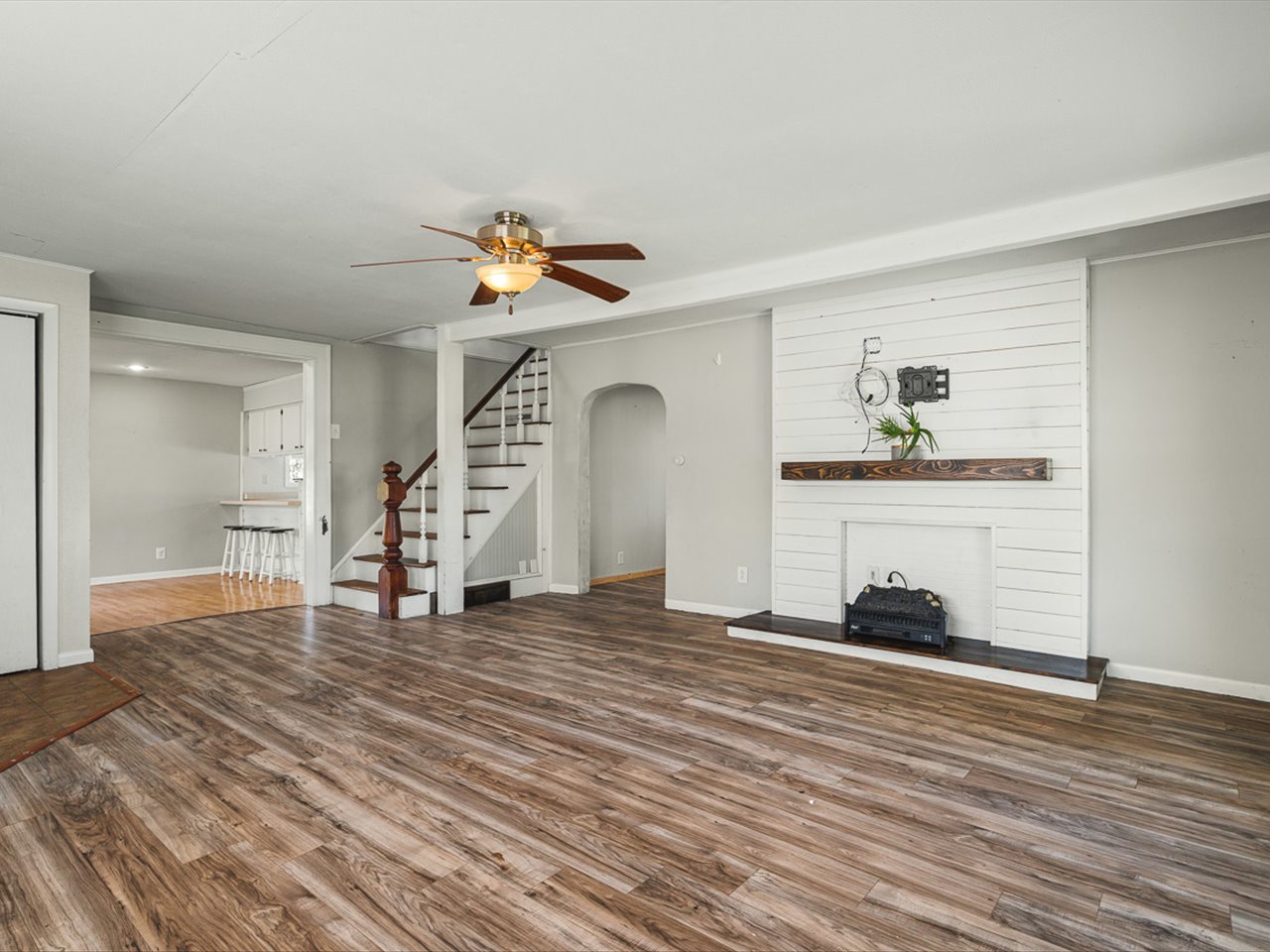 312 N Stanton Street Property Photo 7