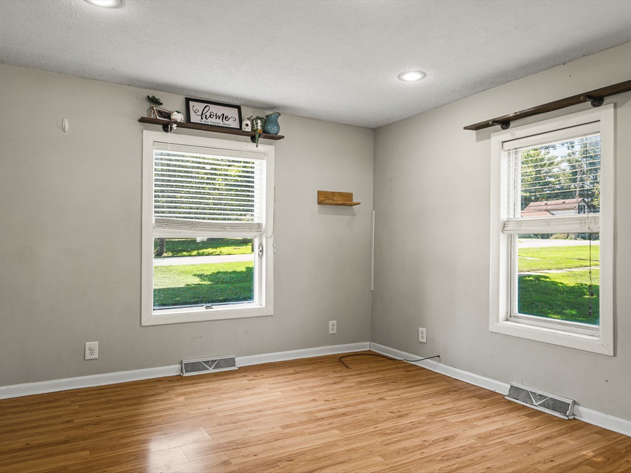 312 N Stanton Street Property Photo 13