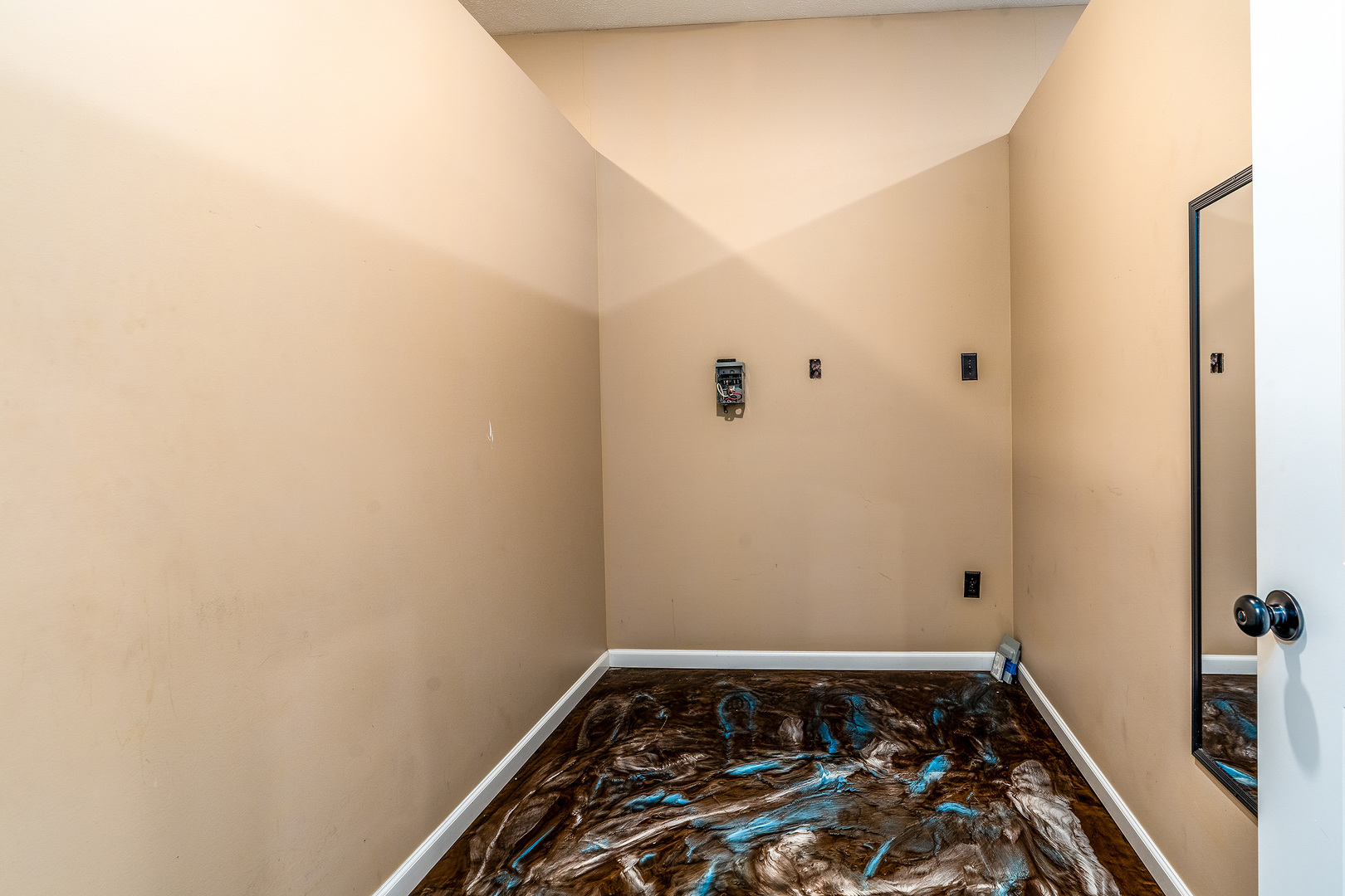 109 W Poplar Street Property Photo 21