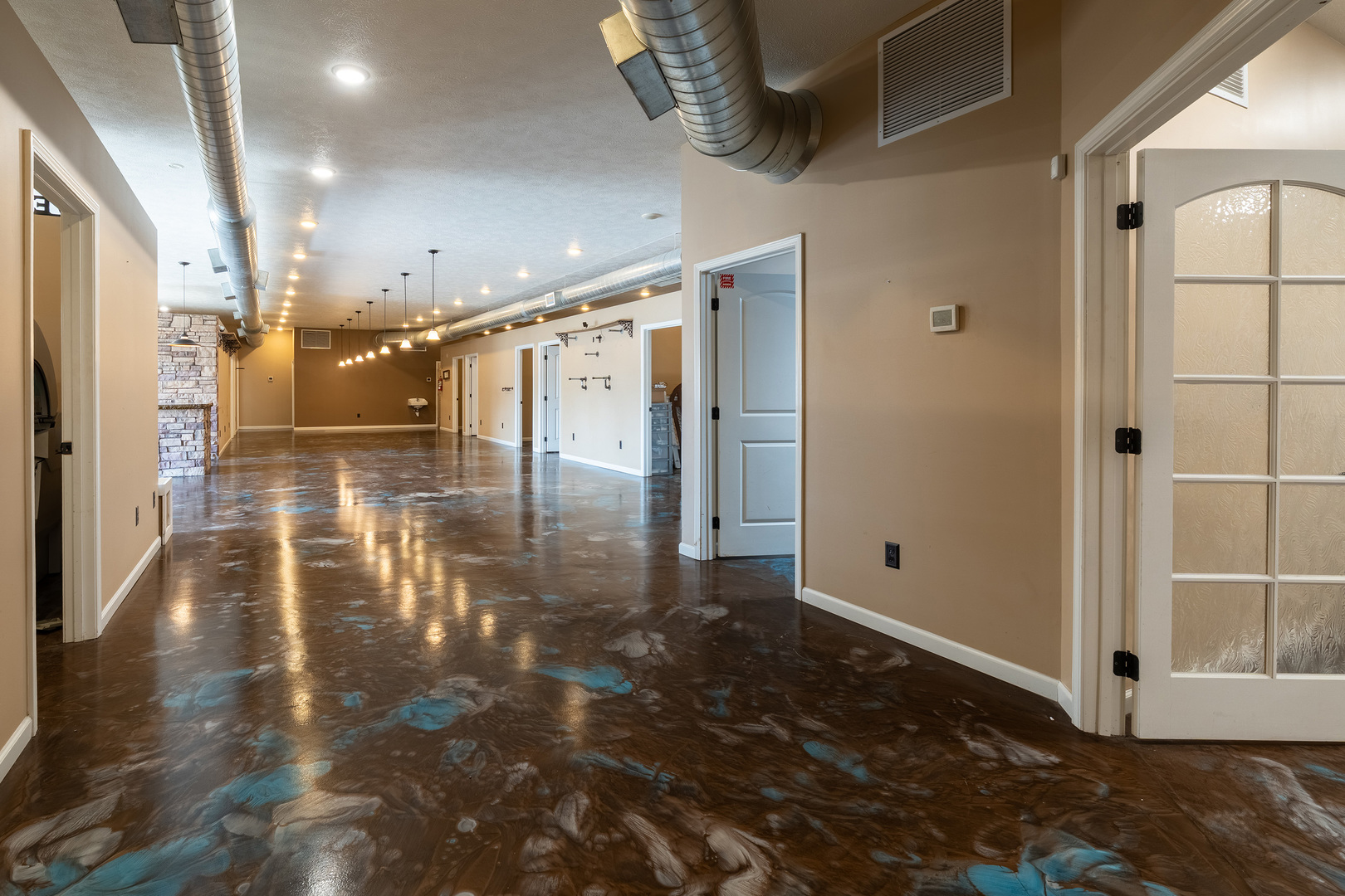 109 W Poplar Street Property Photo 18