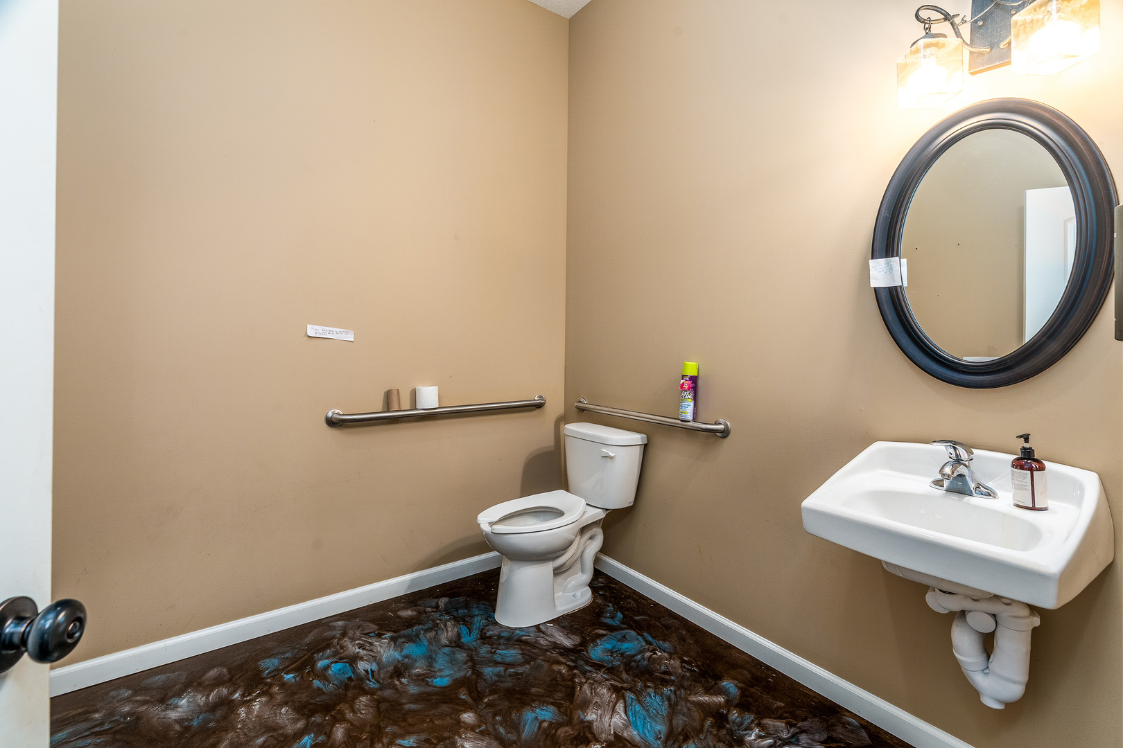 109 W Poplar Street Property Photo 22