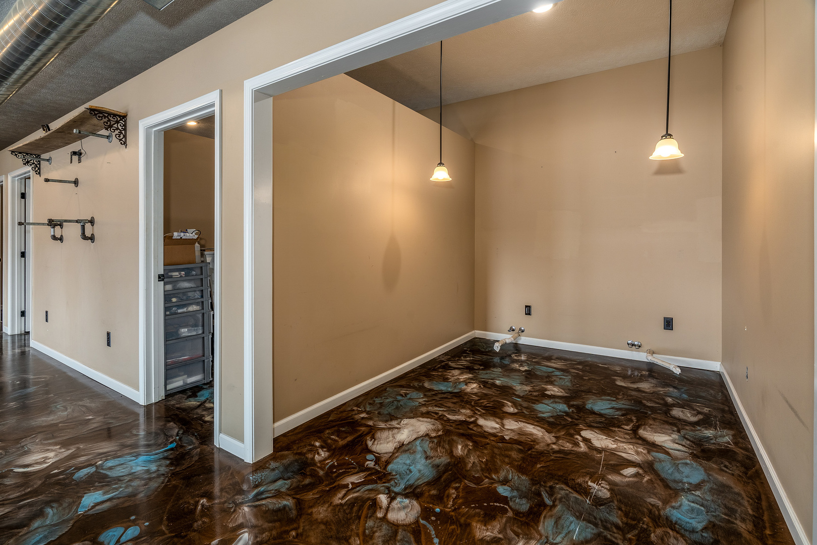 109 W Poplar Street Property Photo 31