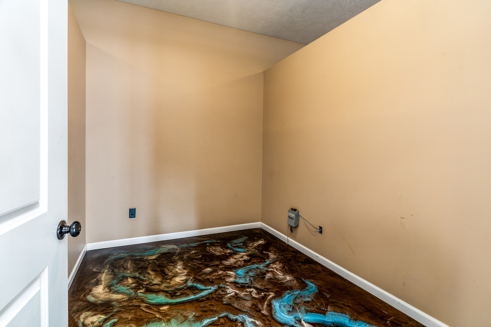 109 W Poplar Street Property Photo 35