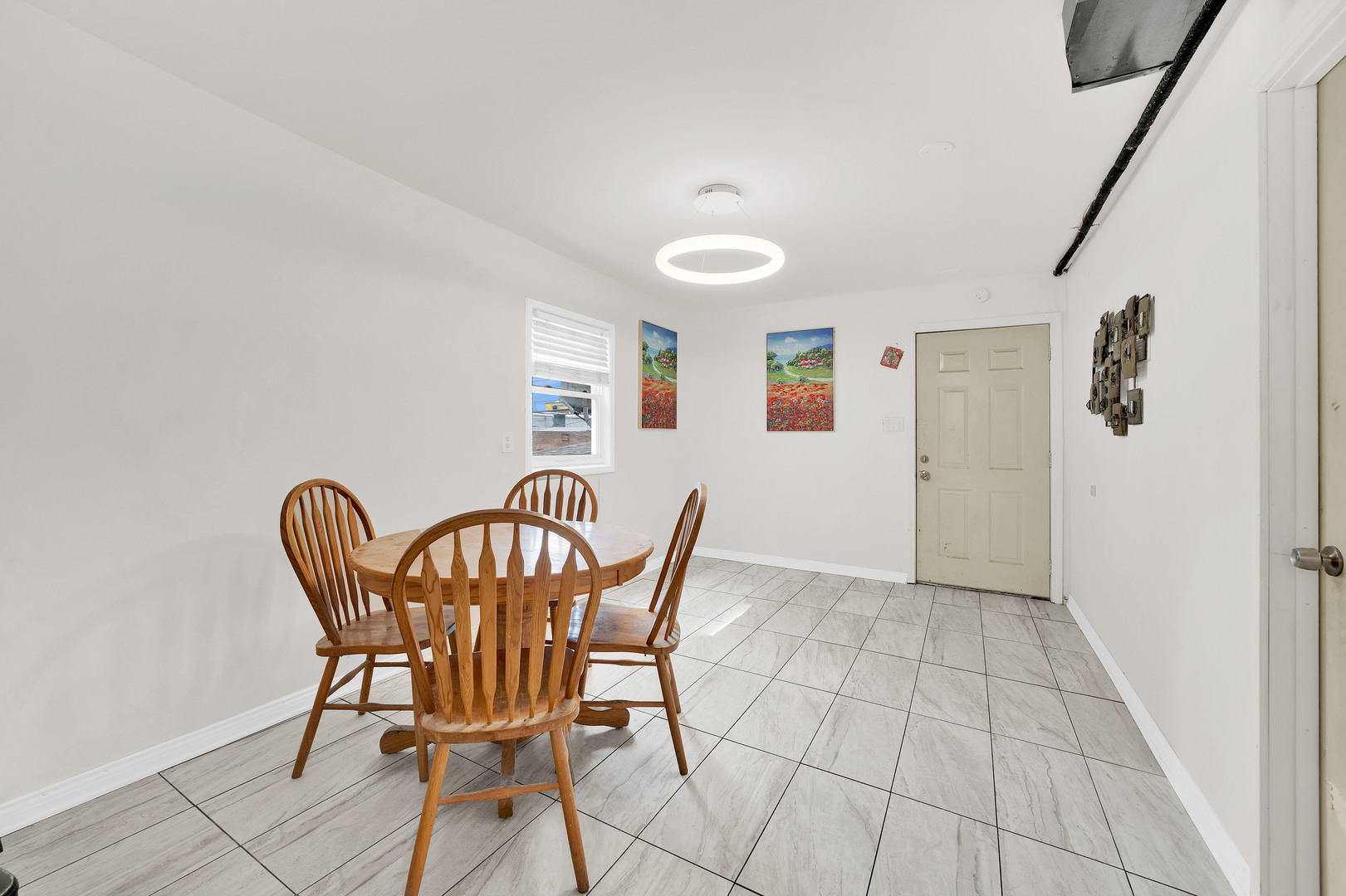 2518 S Claremont Avenue Property Photo 8