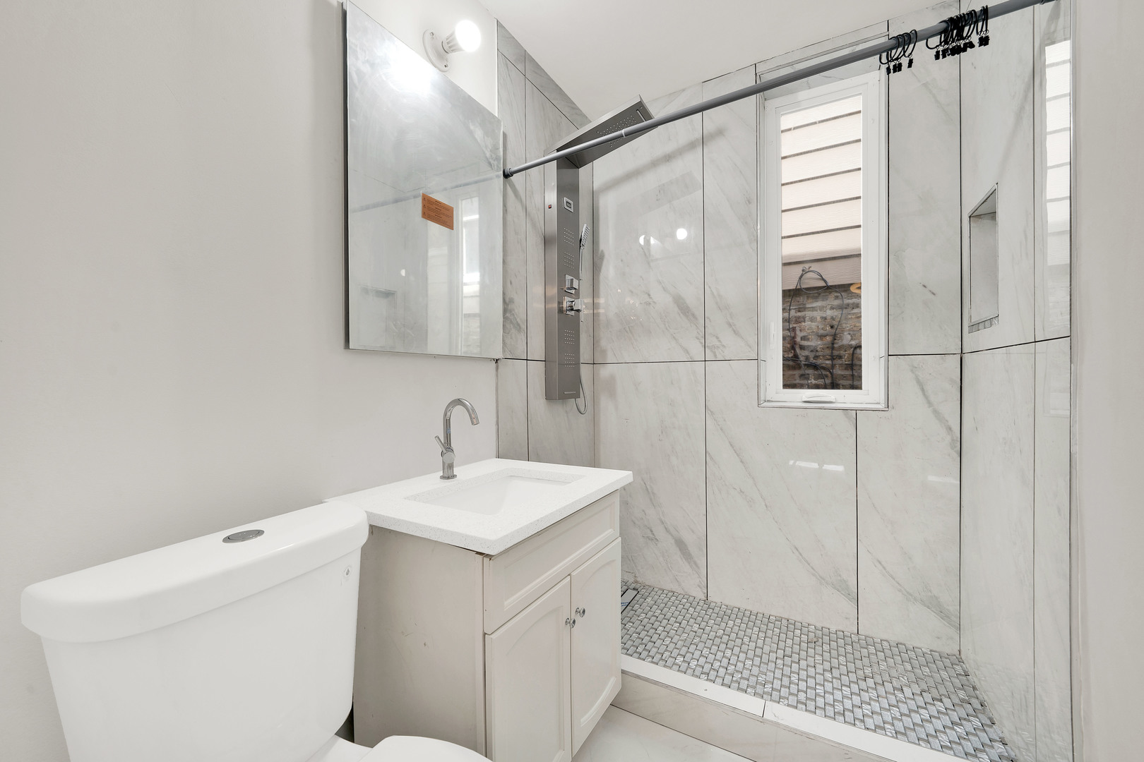 2518 S Claremont Avenue Property Photo 11