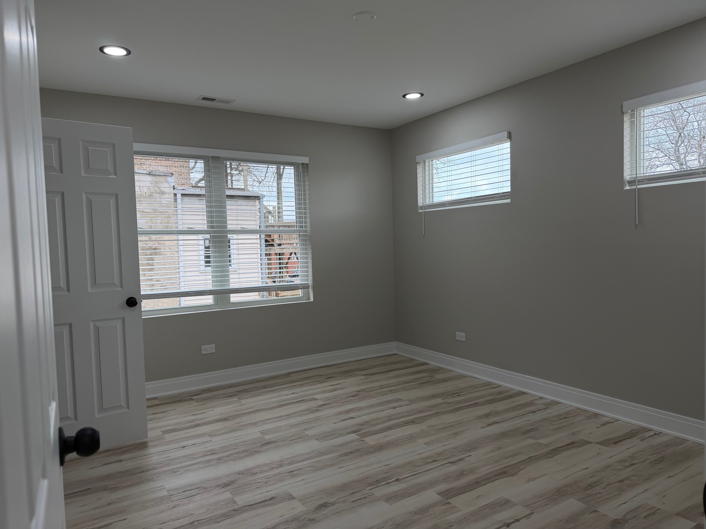 732 N Pine Avenue Property Photo 19