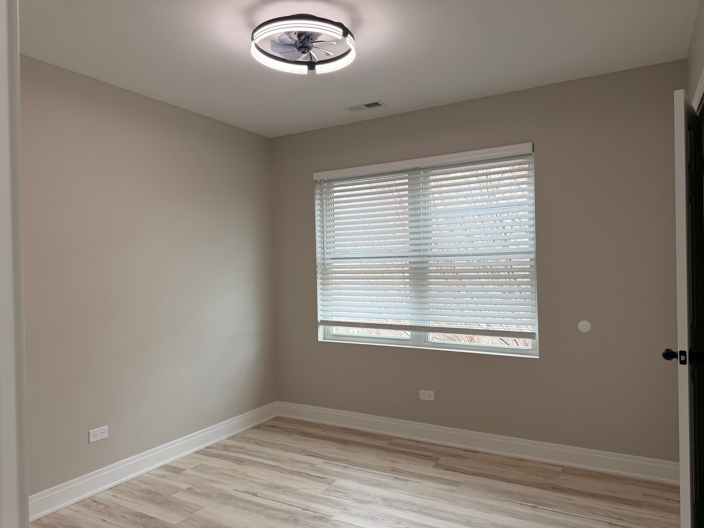 732 N Pine Avenue Property Photo 21