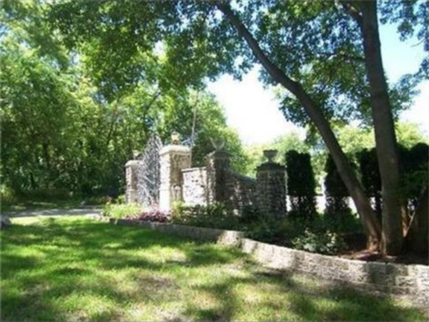 7001 Foxfire Drive Property Photo 8