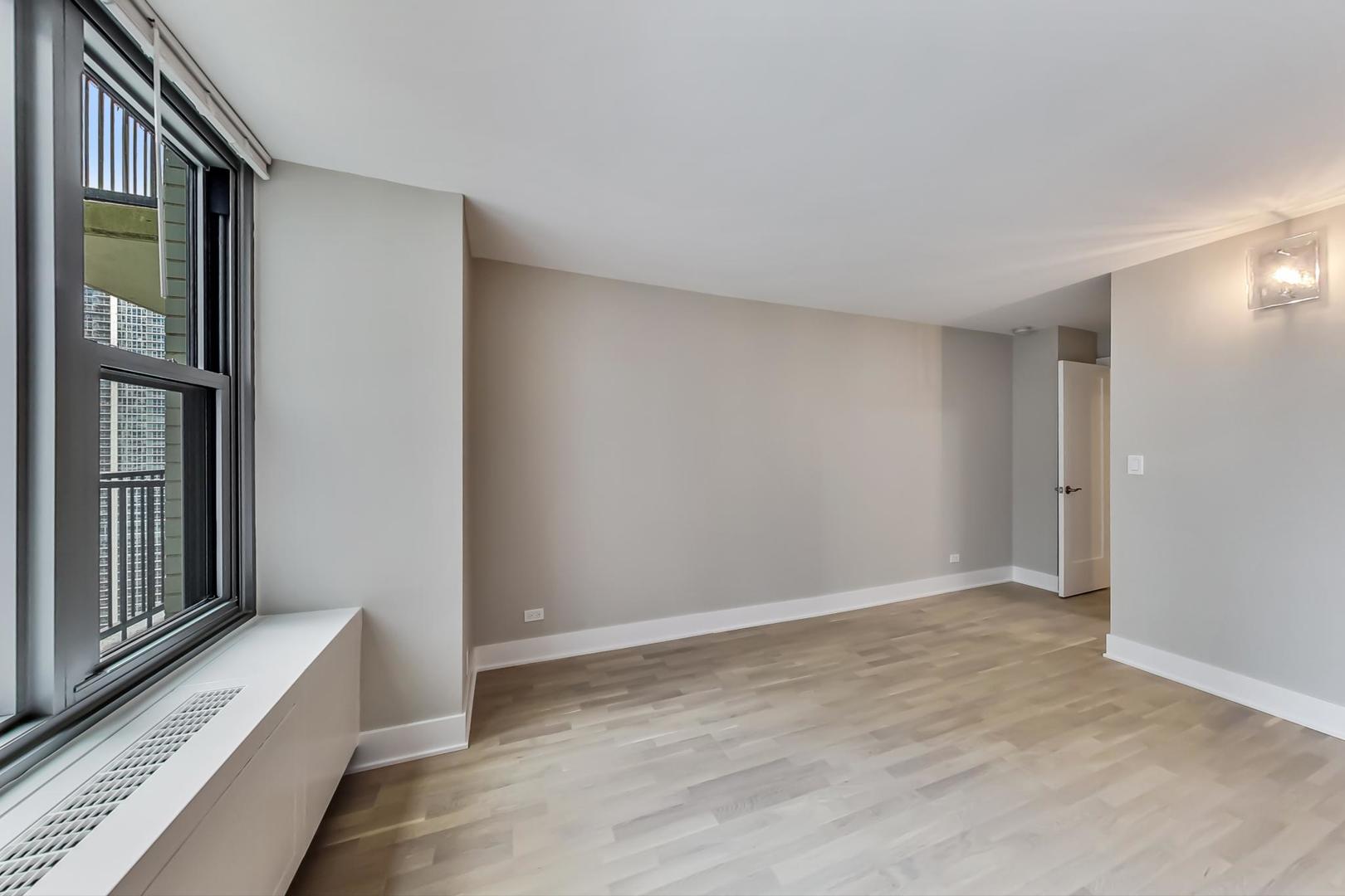 400 E Randolph Street 2624 Property Photo 10