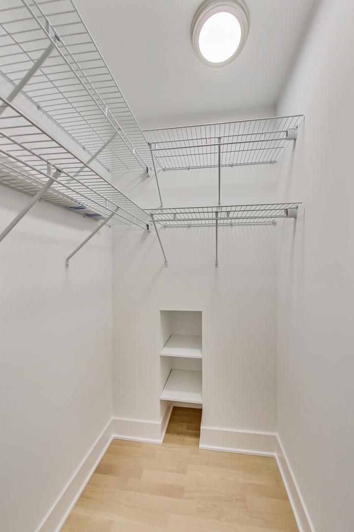 400 E Randolph Street 2624 Property Photo 16