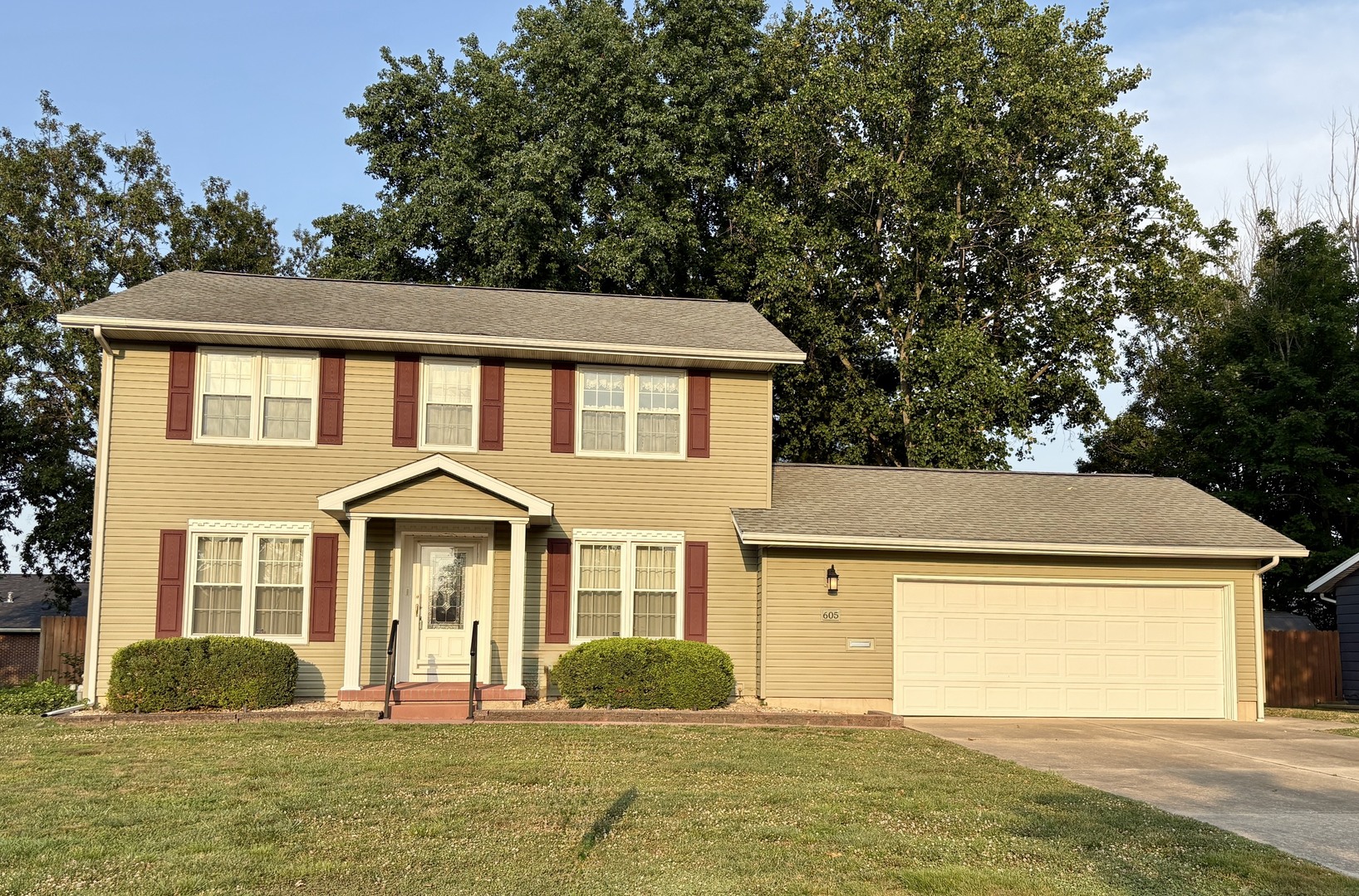605 Oakdale Drive Property Photo 1