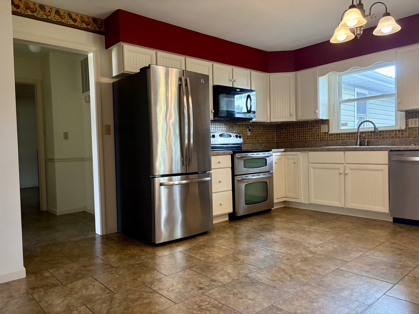 605 Oakdale Drive Property Photo 4