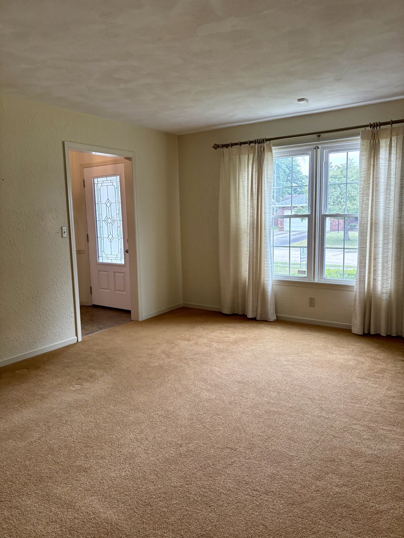 605 Oakdale Drive Property Photo 9