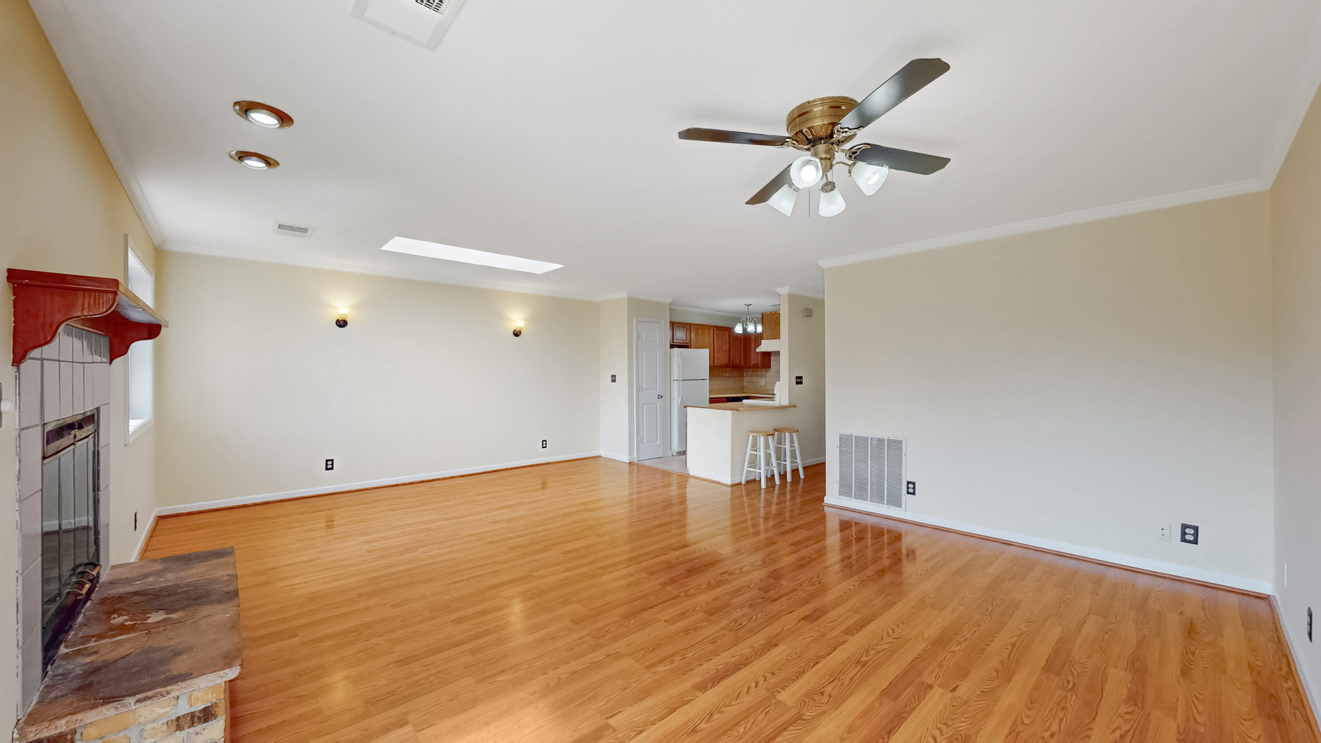 1545 W Stonehenge Drive Property Photo 3