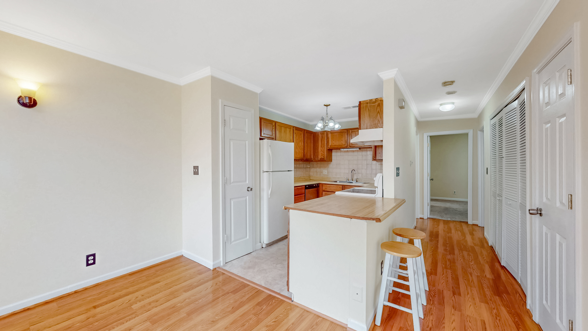 1545 W Stonehenge Drive Property Photo 6