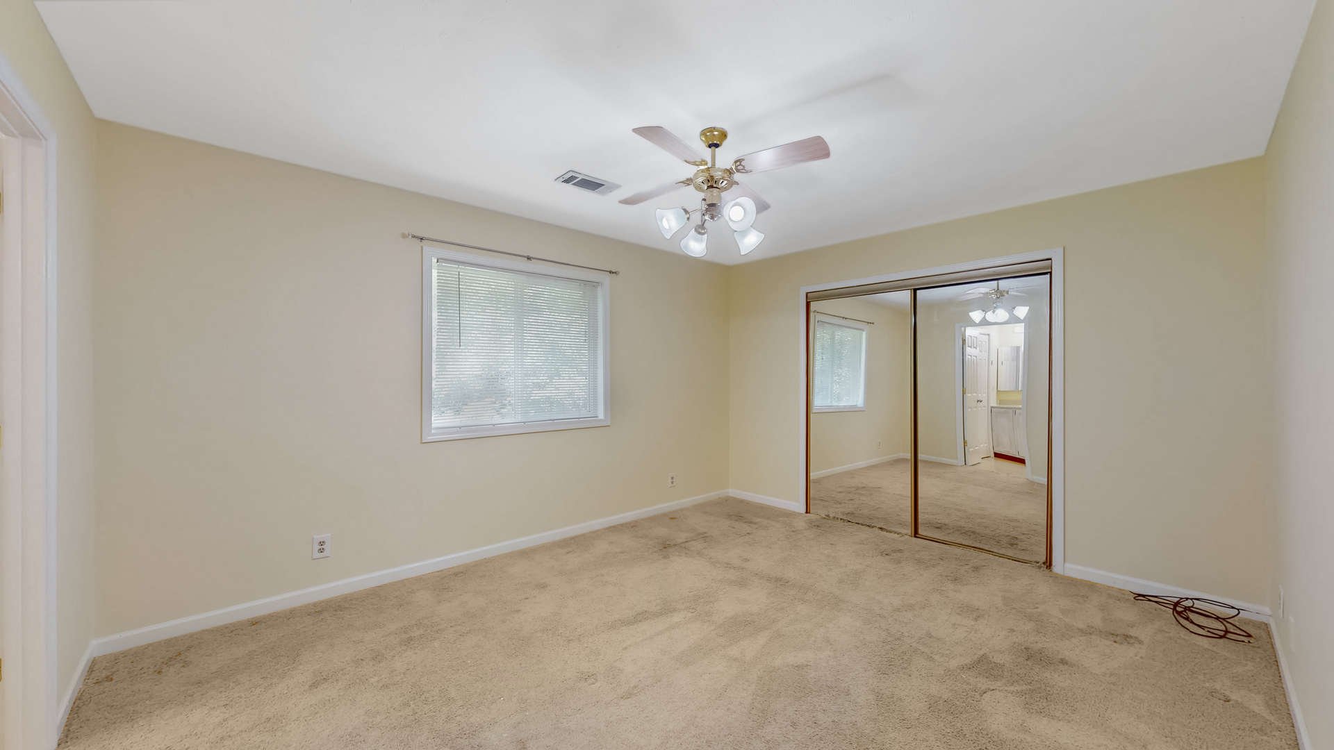1545 W Stonehenge Drive Property Photo 9
