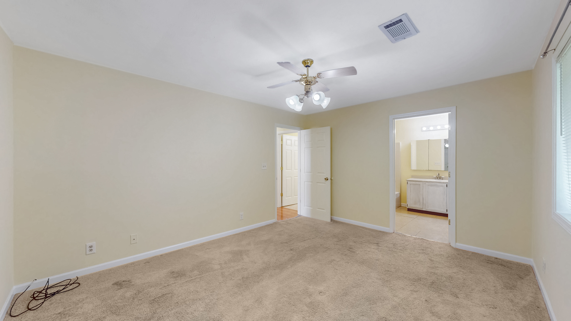 1545 W Stonehenge Drive Property Photo 10