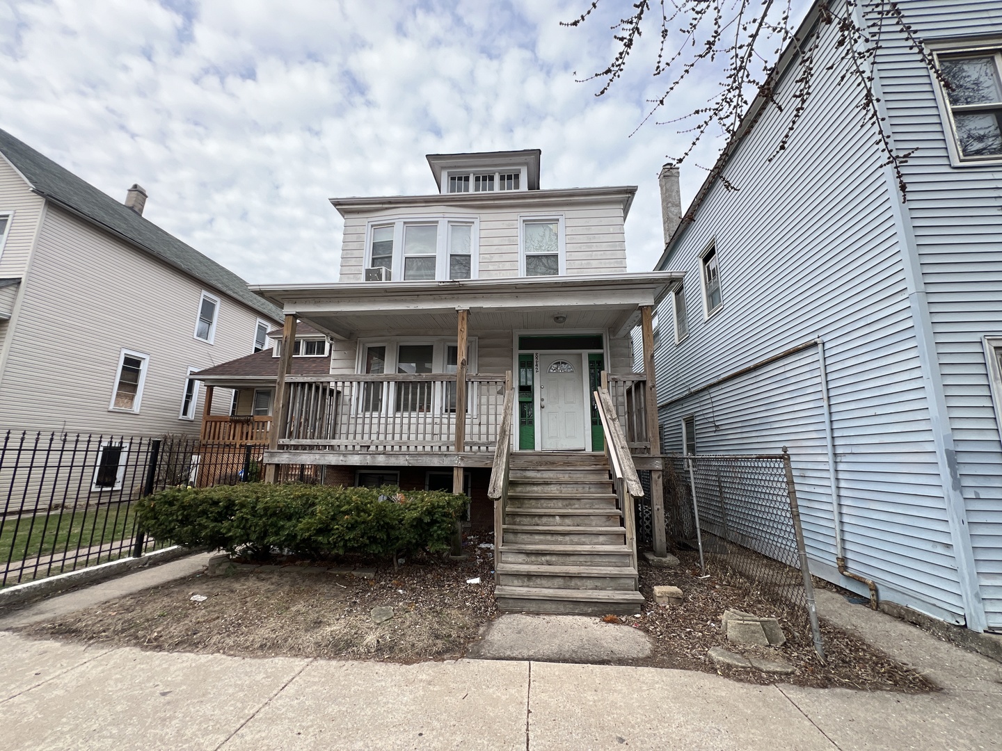 8242 S Houston Avenue Property Photo 1
