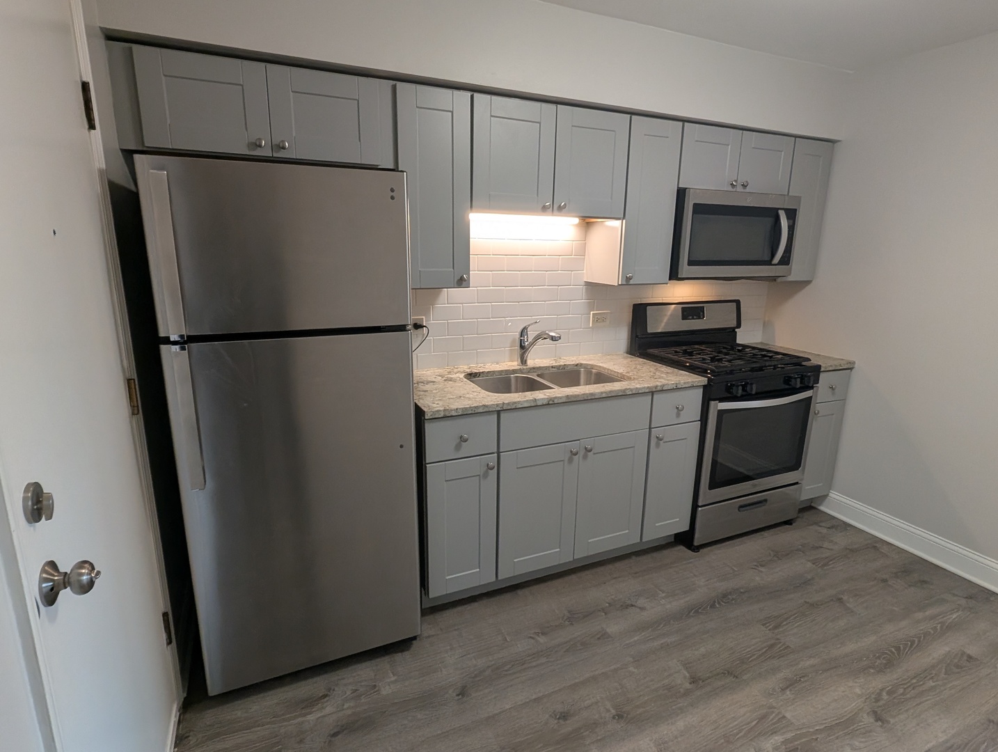 9216 Seymour Avenue 1e Property Photo 3