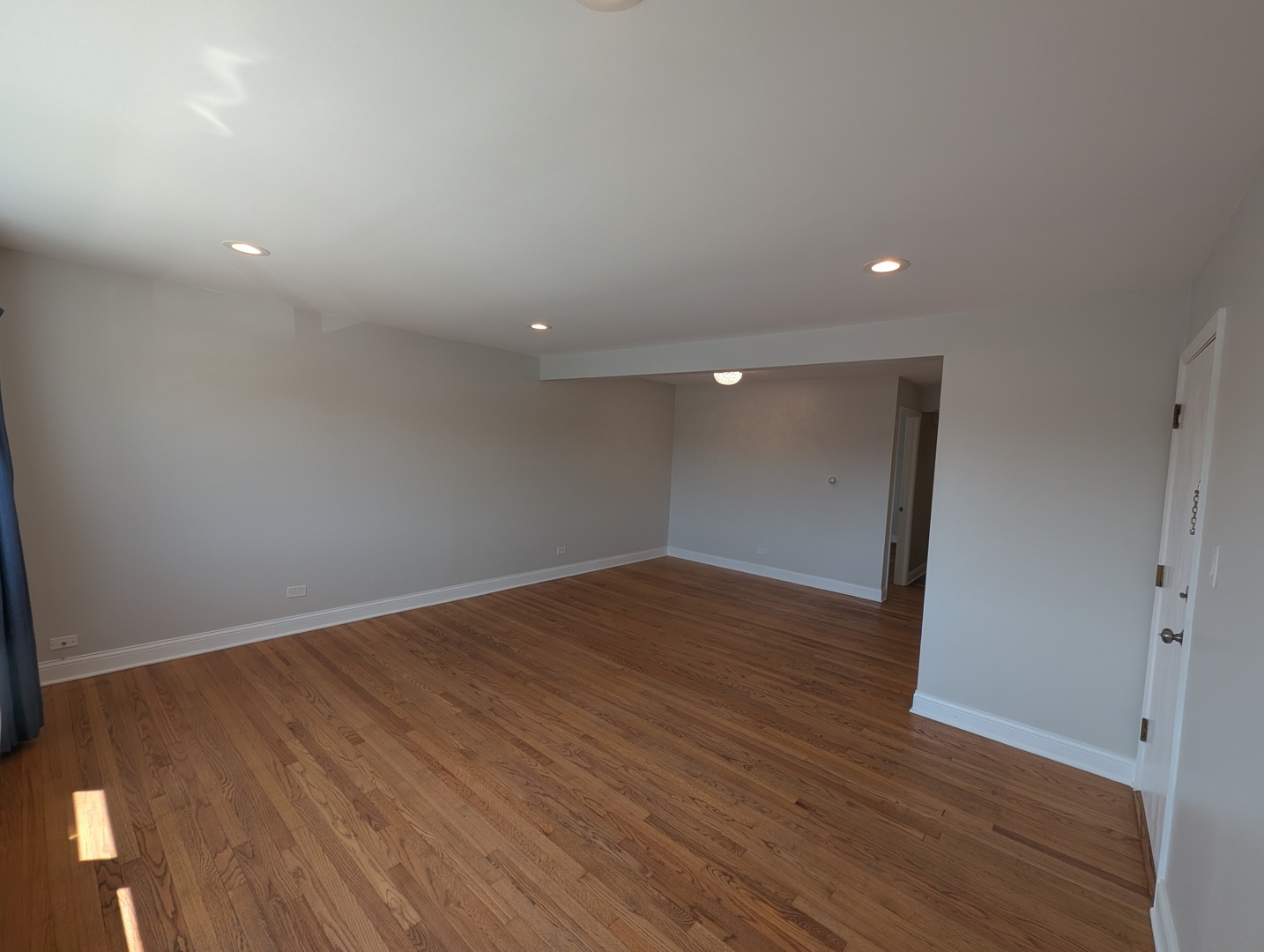 9216 Seymour Avenue 1e Property Photo 4