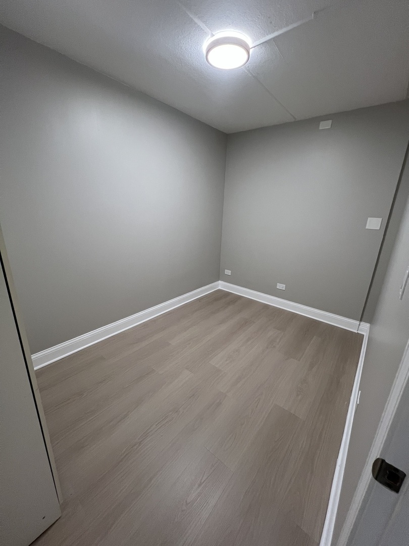 5125 Blodgett Avenue 211t Property Photo 7