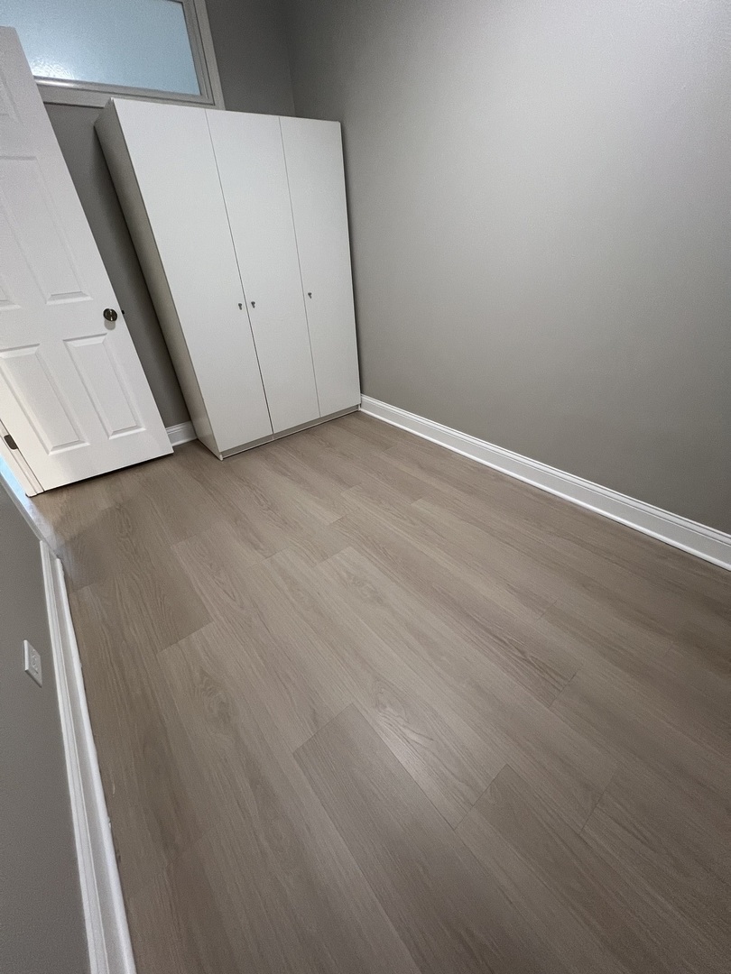 5125 Blodgett Avenue 211t Property Photo 8