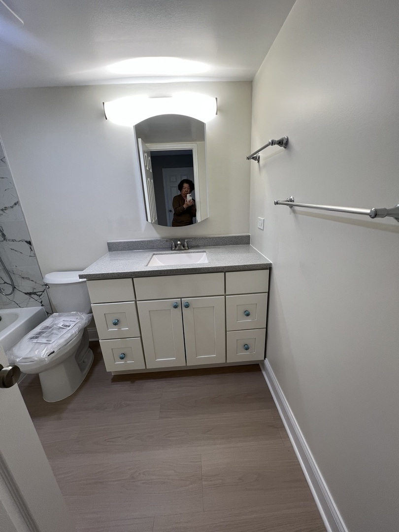 5125 Blodgett Avenue 211t Property Photo 10