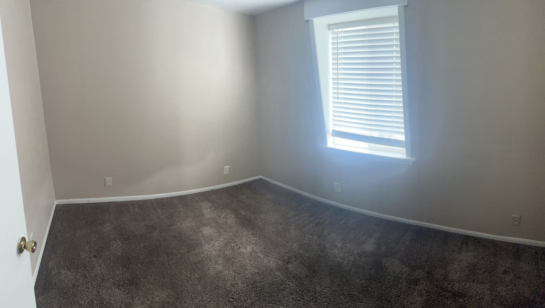 273 S 3rd Avenue Property Photo 11