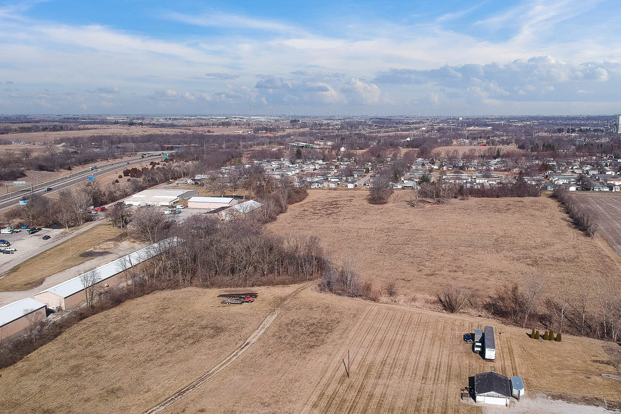 1723 Six Points Road Property Photo 5