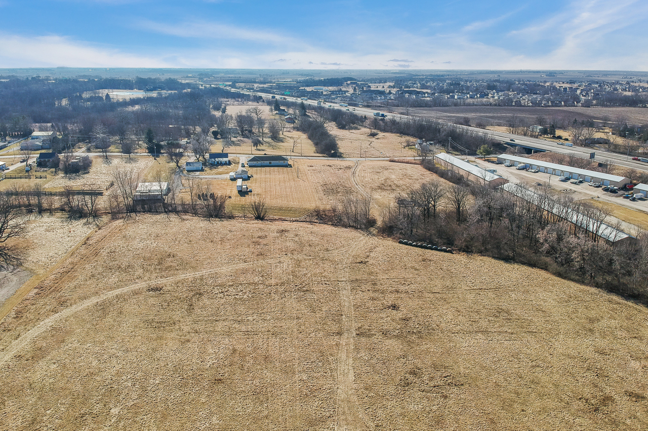 1723 Six Points Road Property Photo 8