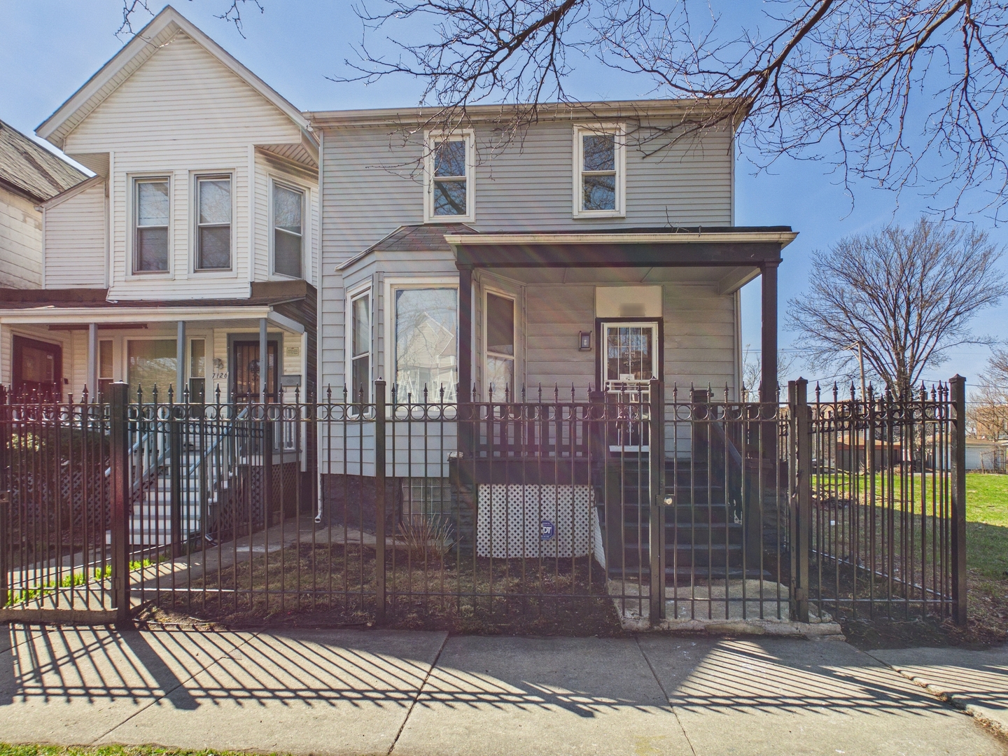 7122 S Champlain Avenue Property Photo 1