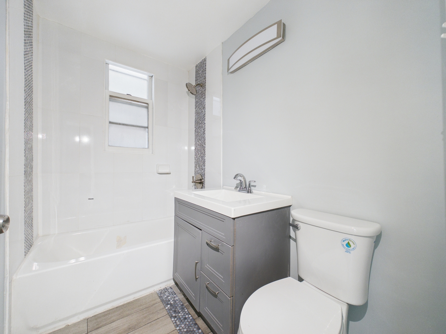 7122 S Champlain Avenue Property Photo 9