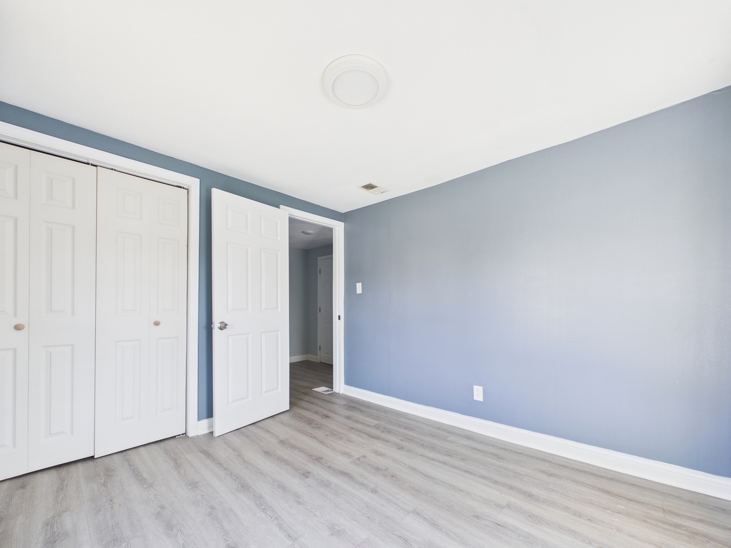 7122 S Champlain Avenue Property Photo 19