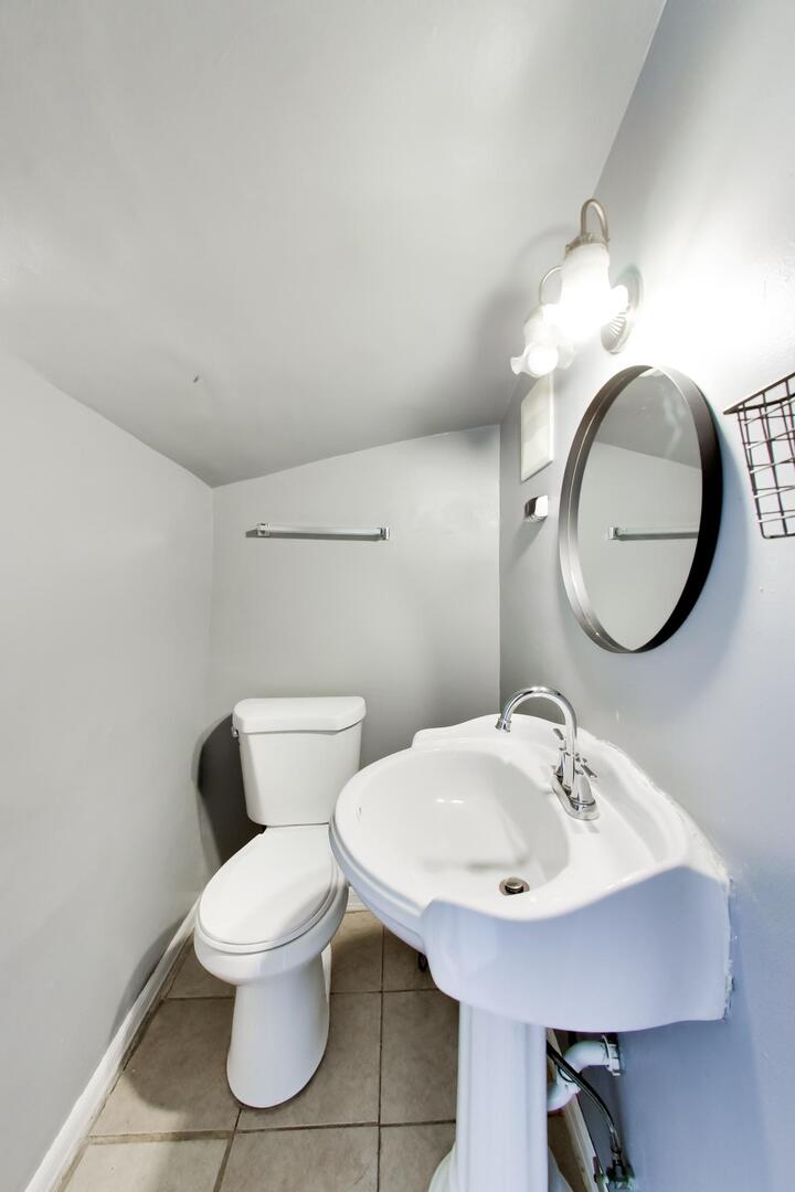 7041 S Eberhart Avenue Property Photo 8