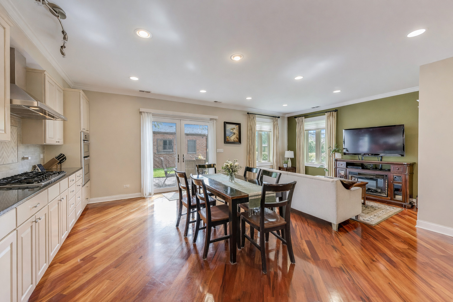 3472 W North Shore Avenue Property Photo 10